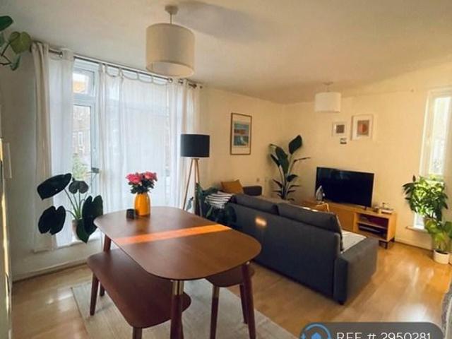 Mullet Gardens, London, E2 1 bed flat to rent £2,100 pcm £485 pw