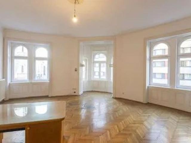 Müllnergasse repräsentativer 8 Zimmer Altbau mit zwei Eingängen und Garage