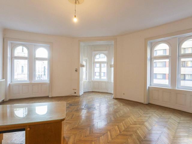 Müllnergasse repräsentativer 8 Zimmer Altbau mit zwei Eingängen und Garage
