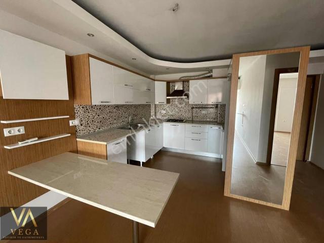 Muradiye Villalar Bölgesinde Havuzlu Site İçi Satılık 1+1 Daire