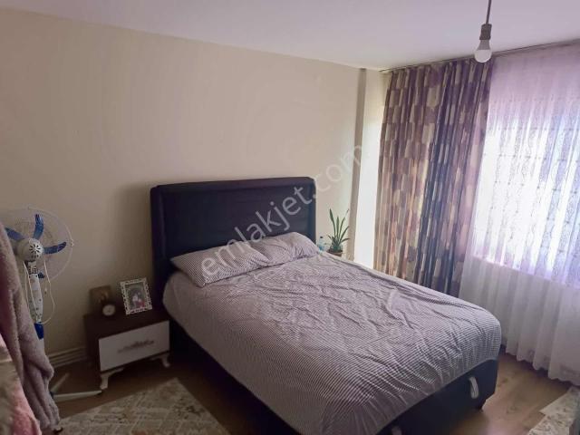 Muradiye Ana Cadde Üzeri Kiracılı 3+1 Doğalgazlı Daire