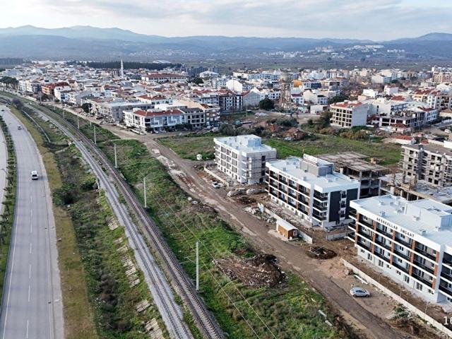 Muradiye Ana Yol Üzeri Sıfır Binada Önü Açık 1+1 Kiralık Daire