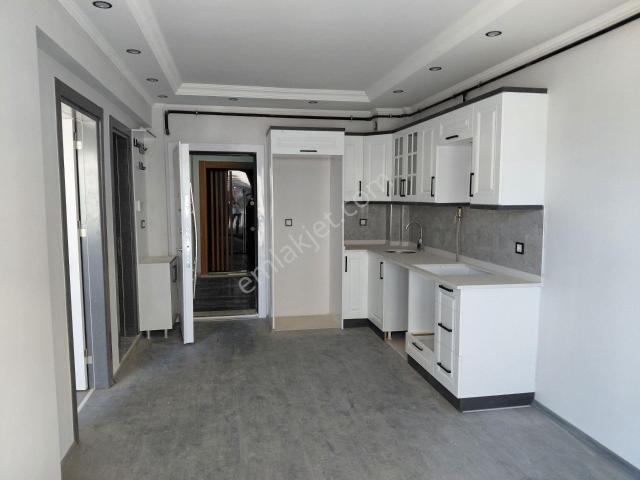 Muradiye De Satılık Site İçi 1+1 55 M2 4.kat Sıfır Daire Takas Olur