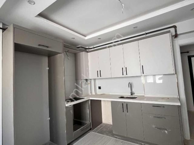 Muradiye Mah 1+1 Sıfır Ara Kat Ana Yol Üstünde Kiralık Daire