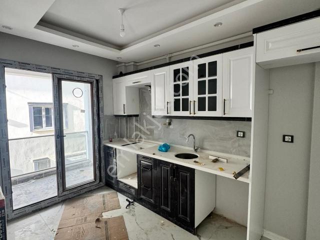 muradiye Mahallesi ✅2+1 8 M2 5 Katlının 3 Katı ❇️kapalı Mutfak ❇️petek Kombili