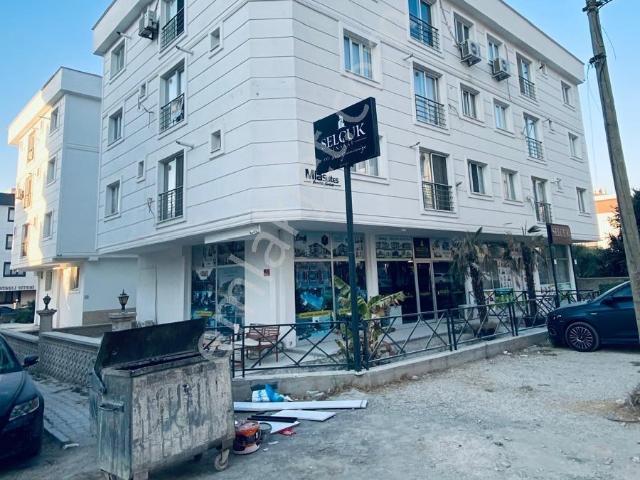 Muradiye Mia Suit'te Eşyalı 1+1 Cadde Cepheli Ara Kat Köşe Daire