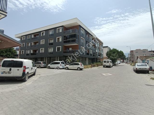 Muradiye Pazaryeri Karşısında, Okul Ve Sağlık Ocağı Yanı Kiralık
