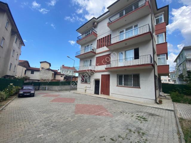 Muradiye Salı Pazarı Caddesi’nde 4 Balkonlu 5+1 Kiralık Daire