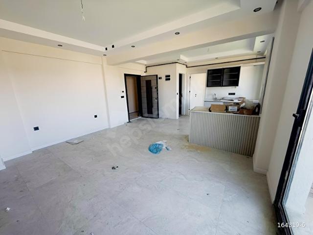 Muradiye'de Havuzlu Sitede 70m2 Sıfır Satılık Özel Yapım 1+1