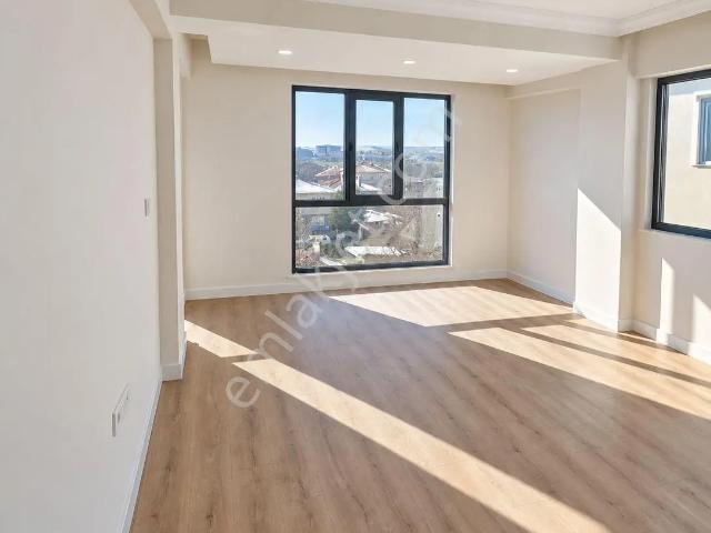 Muradiye'de 2+1 Şehir Manzaralı Satılık Daire