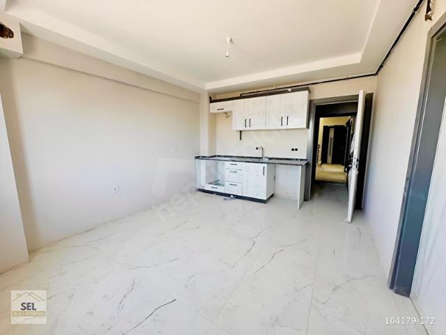 MURADİYE MERKEZ'DE SATILIK 1+1 DAİRE