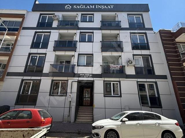 MURADİYE'DE MERKEZİ KONUMDA BİR YAŞINDA BİNA SATILIK 2+1