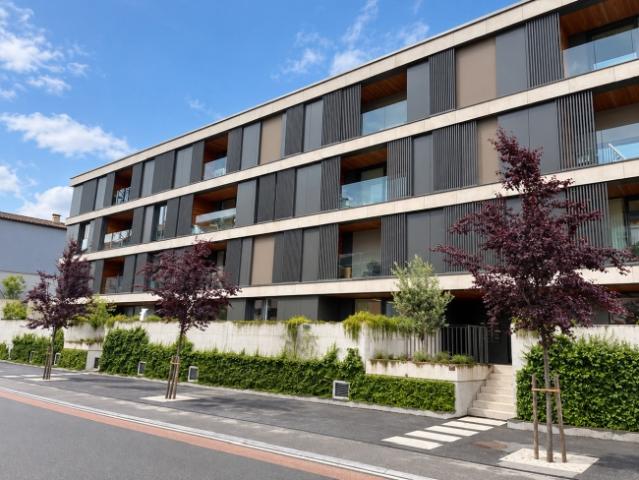 MURALTO, ELEGANTE 2½ ZIMMERWOHNUNG IN ZENTRALER LAGE
