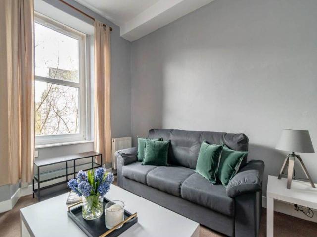 Murano Place, Leith, Edinburgh EH7, 1 bed flat to rent, £1,195 pcm | PrimeLocation