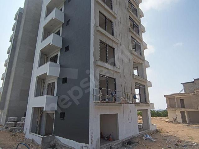 MURAT EMLAK'TAN MERSİN MEZİTLİ'DE 65 METRE KARE 1+1 AMERİKAN MUTFAK SATILIK DAİRE