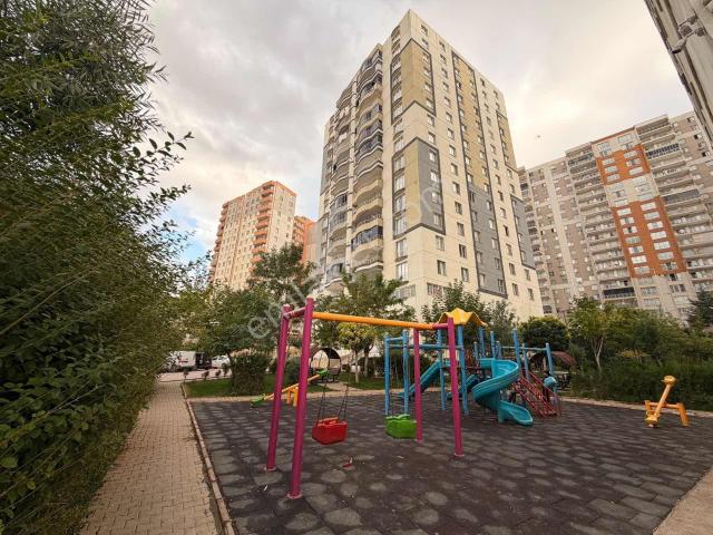 Murat Emlaktan Site İçerisinde 3+1 Dairemiz Kiralıktır