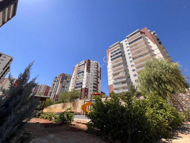 Murat Emlaktan Site İçerisinde Geniş Peyzajlı Lüks 4+1 Dairemiz Kiralıktır