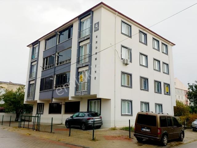 Muratlı istiklal'de Cumhuriyet Cad. Satılık 3+1 1. Katta Daire