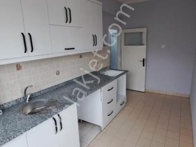 muratpaşa/yıldız Mah*ana Cadde Üstü Katta 3+1 Satılık Daire