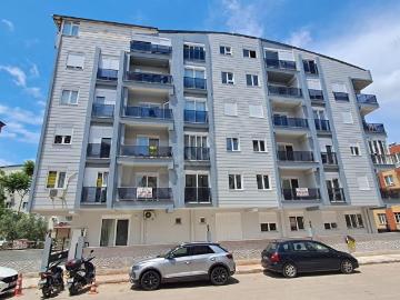 Muratpaşa Cumhuriyet'te 1+1 Kapalı Otopark ve Havuzlu Daire