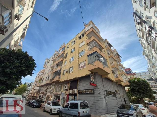 Muratpaşa Altındağ Mah. 3+1 160 M2 Asansörlü Ayrı Mutfak 2.kat
