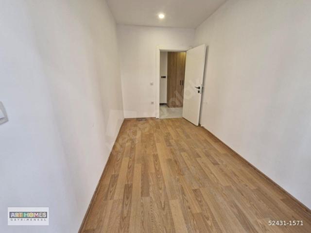 Muratpaşa Gençlik'te Güney Cepheli Sıfır Binada 2+1 Daire