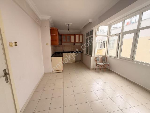 Muratpaşa Kışla Mahallesi`nde Kiralık 2+1