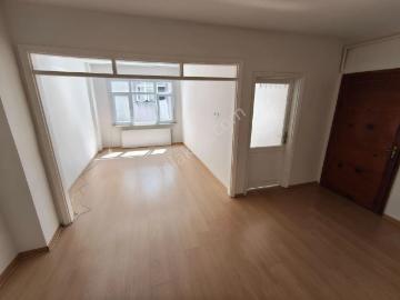 Muratpaşa Mahallesinde Kiralık 70 M2 Kombili 1+1 Daire
