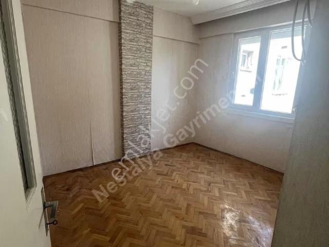 Muratpaşa Üçgen Mah Geniş 3+1 Kiralık Daire Asansör Yok 3.kat