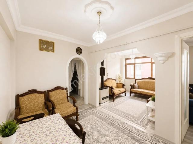 Muratpaşada Harika Konumda Satılık Ferah 2+1 Arakat Daire