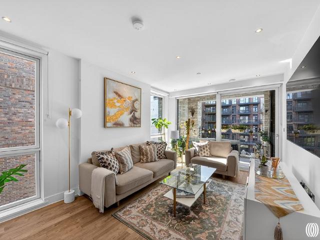 Murdoch Court, Rookwood Way, London E3, 3 bed flat to rent, £3,500 pcm | PrimeLocation