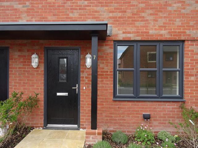 Murdoch Road, Solihull, B90 2 bed semi detached house to rent £1,300 pcm £300 pw