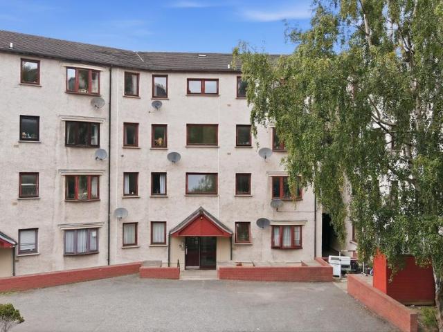 Murieston Lane, Dalry, Edinburgh, EH11 2 bed flat to rent £1,400 pcm £323 pw