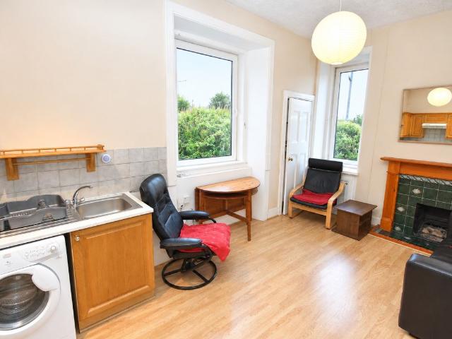 Murieston Place, Dalry, Edinburgh EH11, 2 bed flat to rent, £1,250 pcm | PrimeLocation
