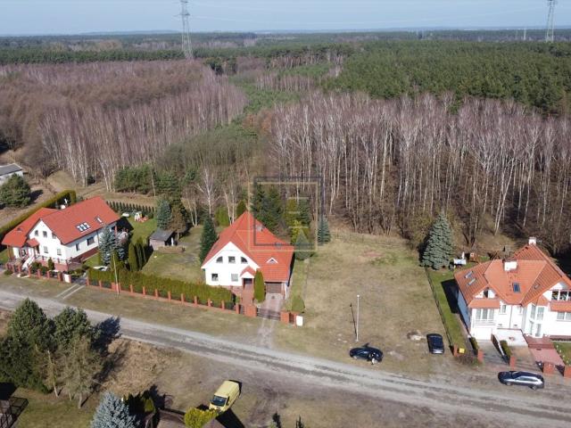 Solidny dom 6 pokoi, 286 m2, ogród, kominek, garaż