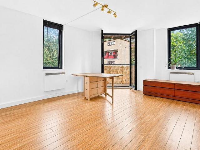 Murray Grove, Hoxton, London, N1 3 bed flat to rent £3,300 pcm £762 pw