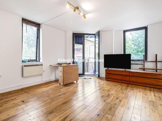Murray Grove, London, N1 3 bed flat to rent £3,300 pcm £762 pw