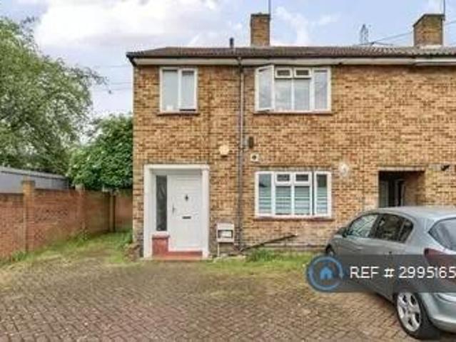 Murray Square, London, E16 3 bed end of terrace house to rent £2,815 pcm £650 pw