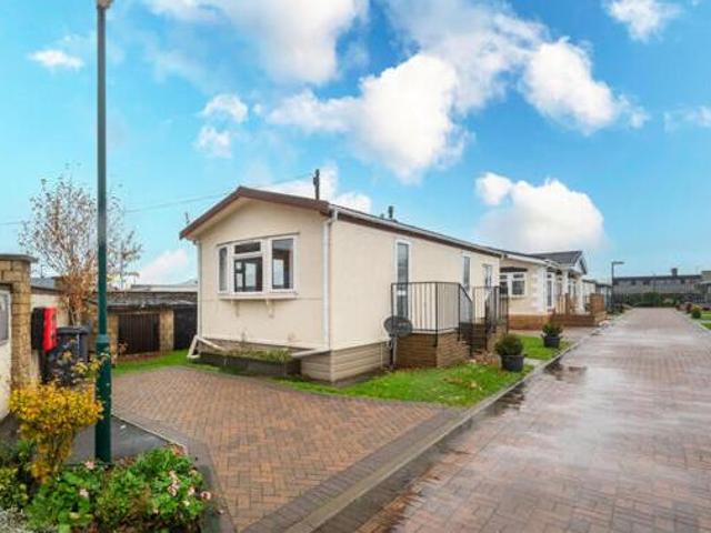 Murray Street, Paisley, 2 Bedroom Park