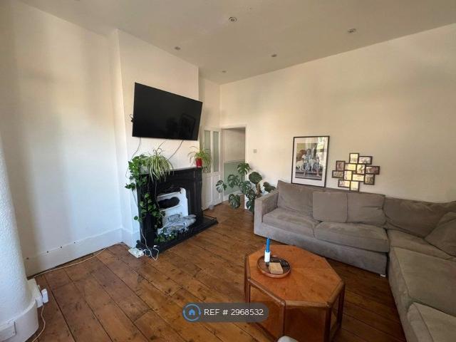 Murray Road, London W5, 2 bed maisonette to rent, £2,400 pcm | PrimeLocation