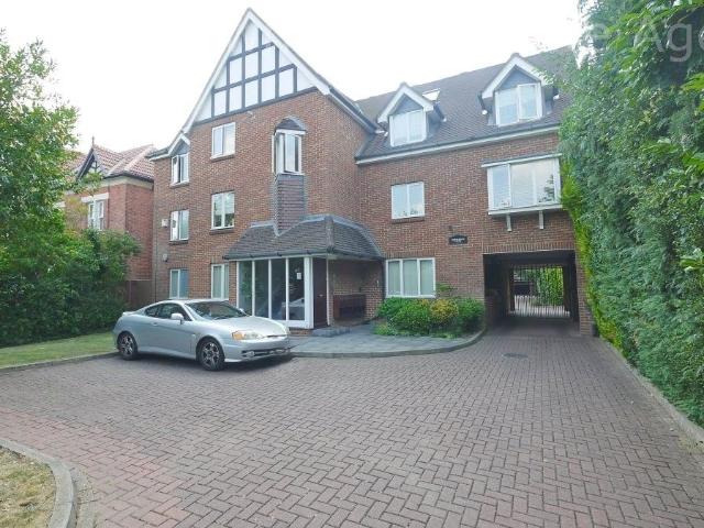 Murray Road, Northwood HA6, 2 bed flat to rent, £2,200 pcm | PrimeLocation
