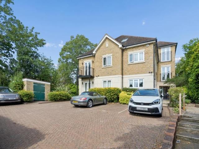 Murray Road, Northwood HA6, 3 bed flat to rent, £3,250 pcm | PrimeLocation
