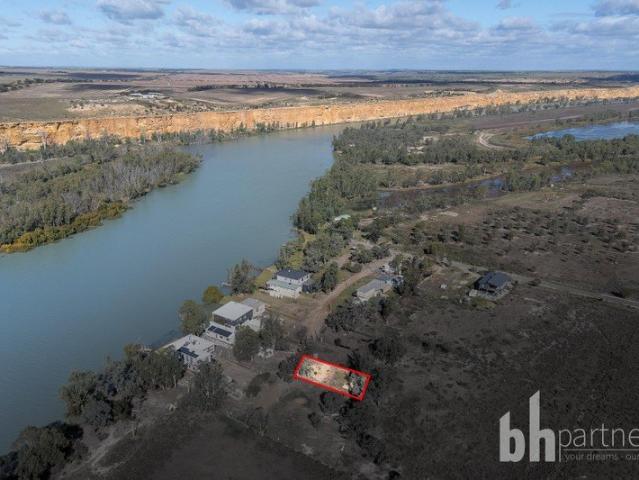 Murray River Lifestyle Prime Position One Row Back