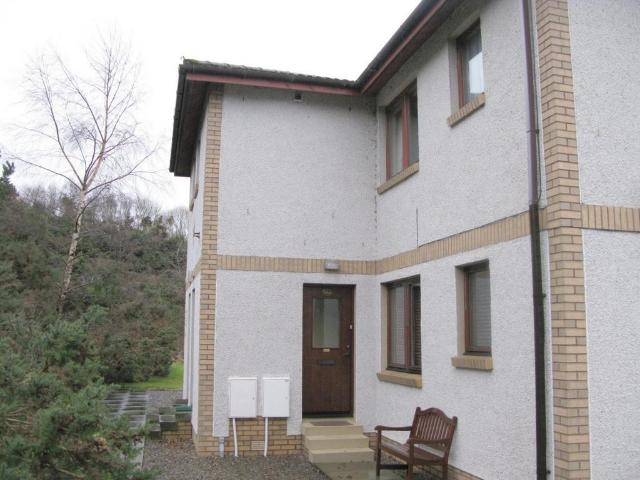 Murray Terrace, Smithton, Inverness, IV2 2 bed flat to rent £620 pcm £143 pw