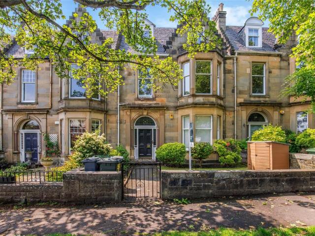 Murrayfield Avenue, Murrayfield. 4 bed apartment to rent £2,950 pcm £681 pw