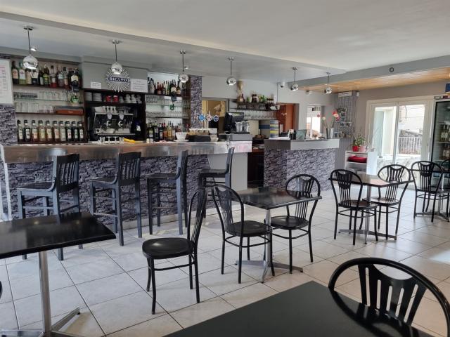Murs Et Fonds Hotel Bar Restaurant Pizzeria Piano Bar 800m² Saint Julien du Verdon