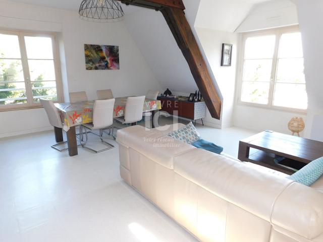 MURS ERIGNE: Appartement au coeur des dépendances d'un château