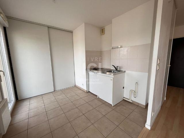 Murs Erignï¿½ STUDIO LUMINEUX