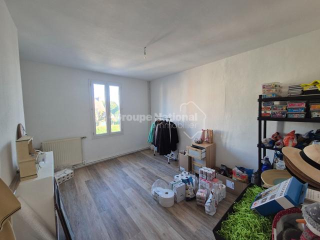 Murs loués à 2' de Saint Crepin Ibouvillers 8 pièce s 230 m2