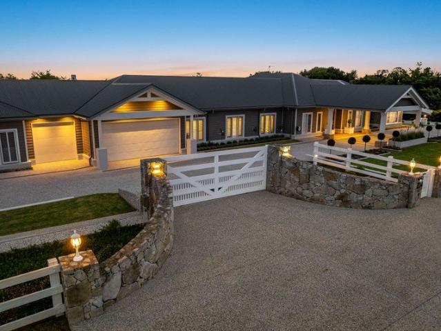 MUST BE SEEN TO BE BELIEVED THE ULTIMATE SKENNARS HEAD LIFESTYLE ESTATE JUST UP THE ROAD FROM THE BEACH PRICE REDUCTION